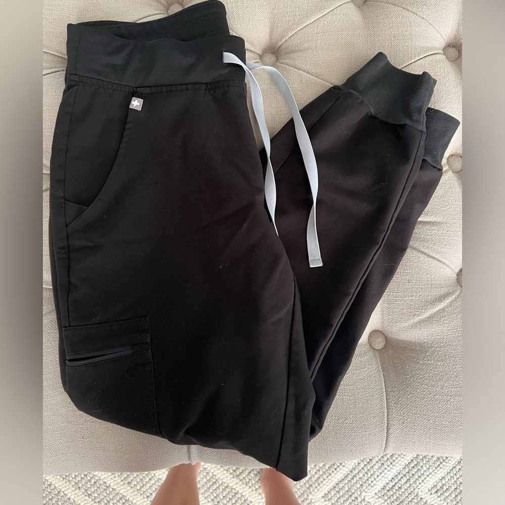 Figs Zamora small petite black joggers - well worn